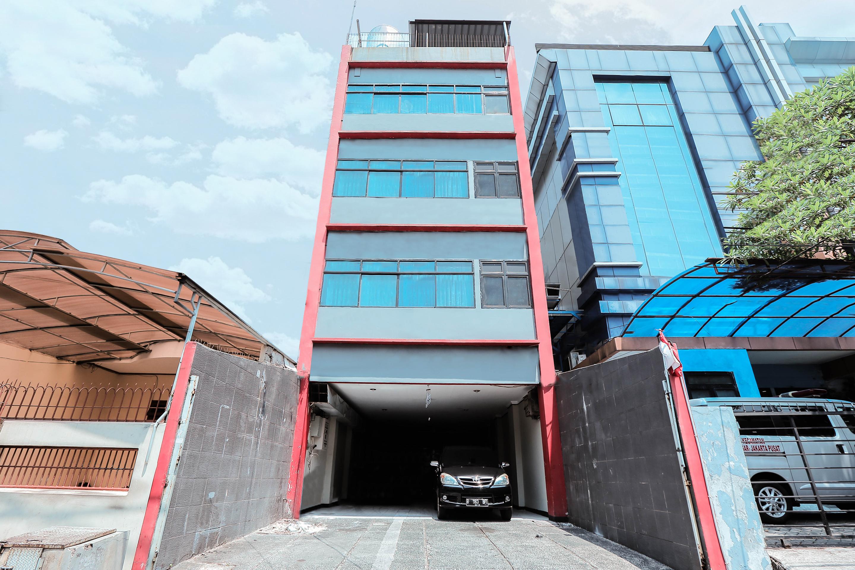 Oyo 117 Blueberry Homestay Jakarta Exterior foto