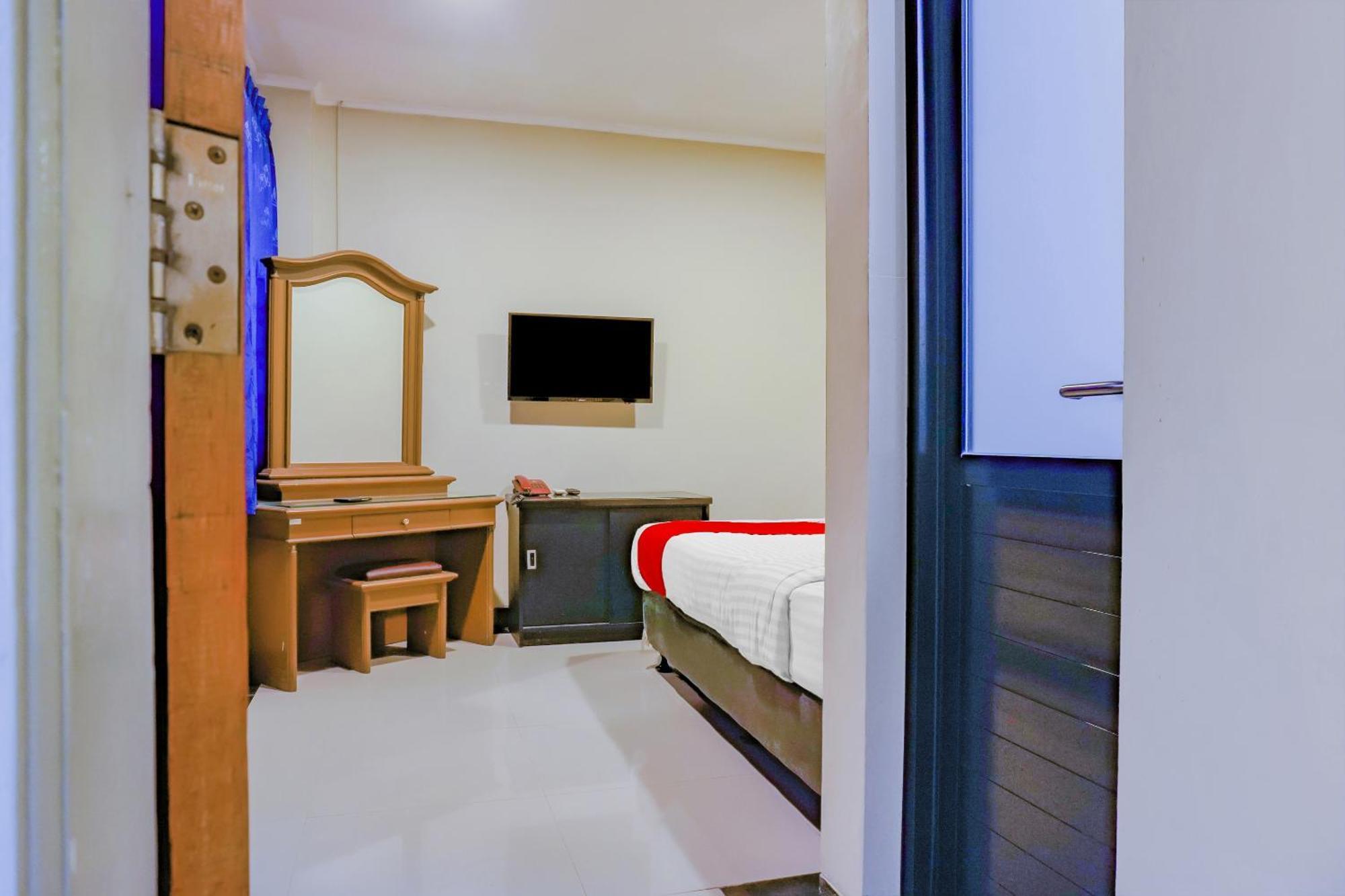 Oyo 117 Blueberry Homestay Jakarta Exterior foto