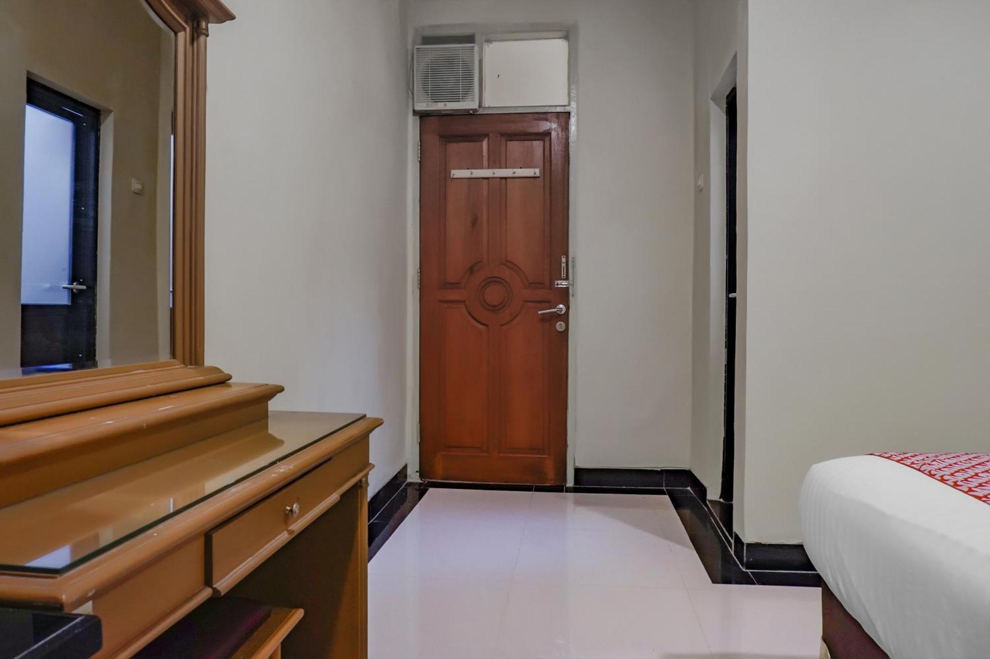 Oyo 117 Blueberry Homestay Jakarta Exterior foto